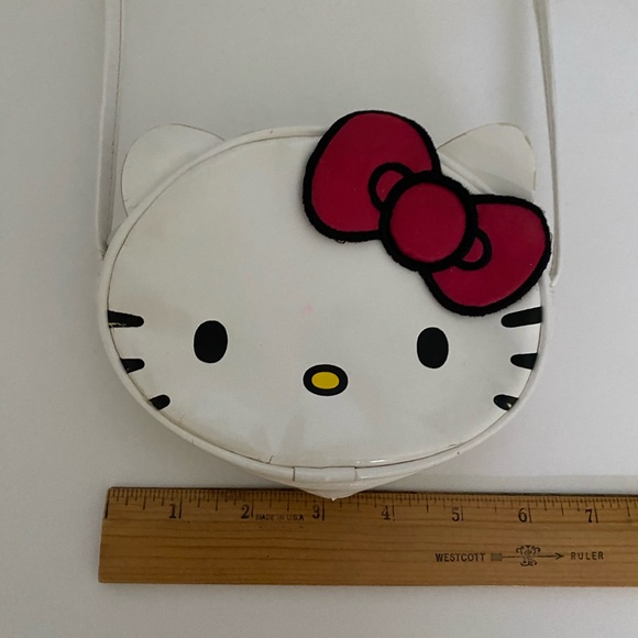 Hello Kitty Purse - Picture 9 of 10